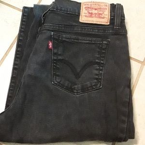 12 short black levis